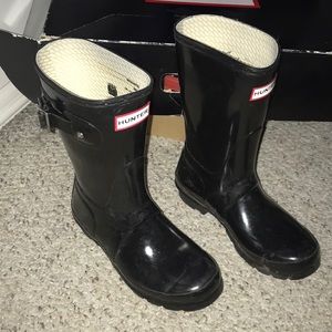 Short glossy hunter boots